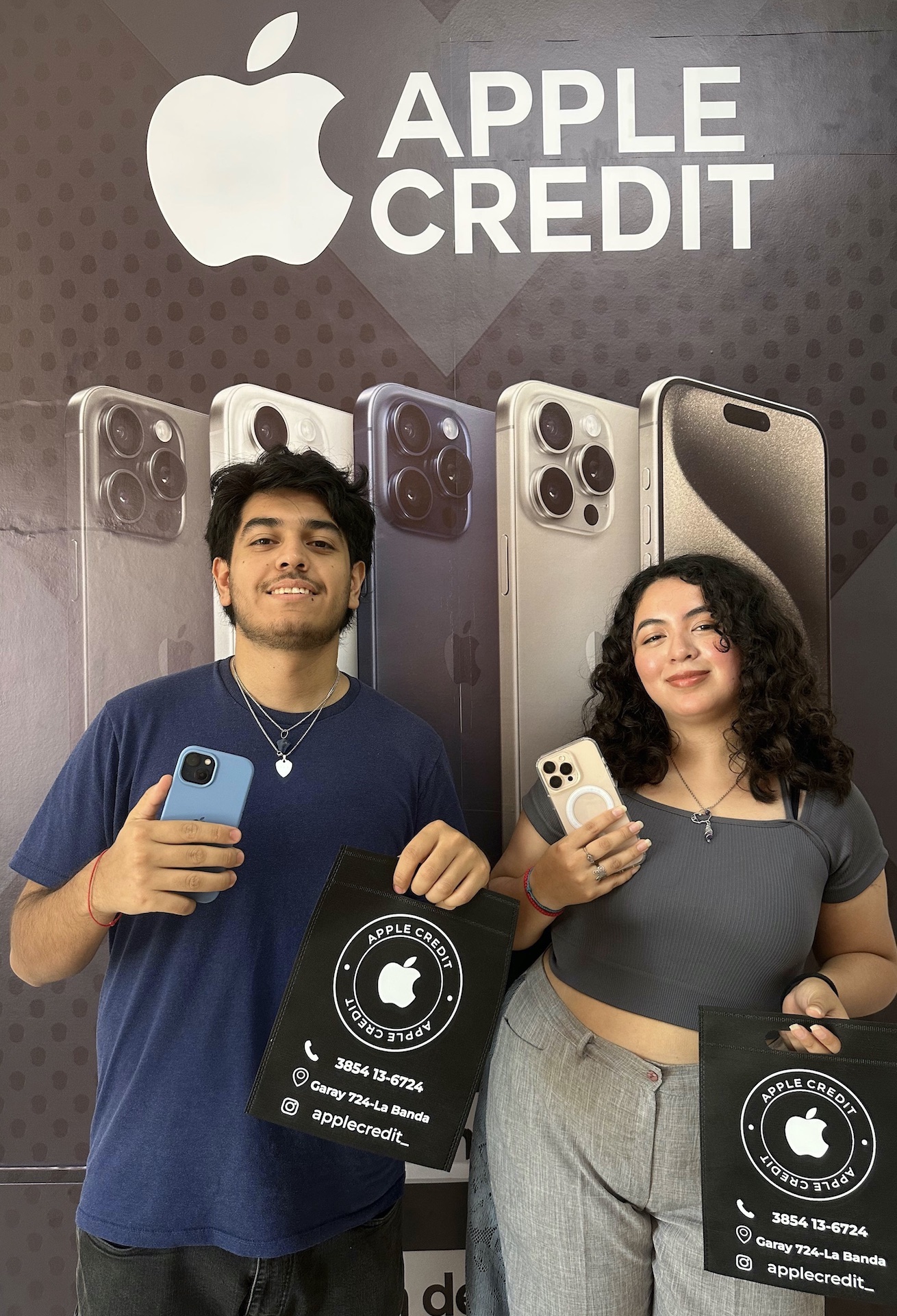 Cliente de Apple Credit con su iPhone financiado solo con DNI en La Banda, Santiago del Estero